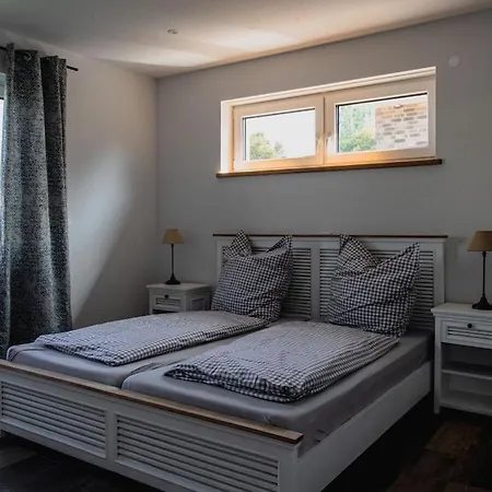 With 3 Bedrooms * بوتجادينغين