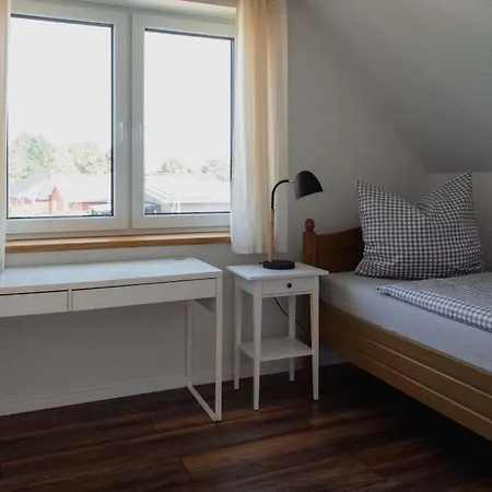 With 3 Bedrooms بيت للعطل بوتجادينغين